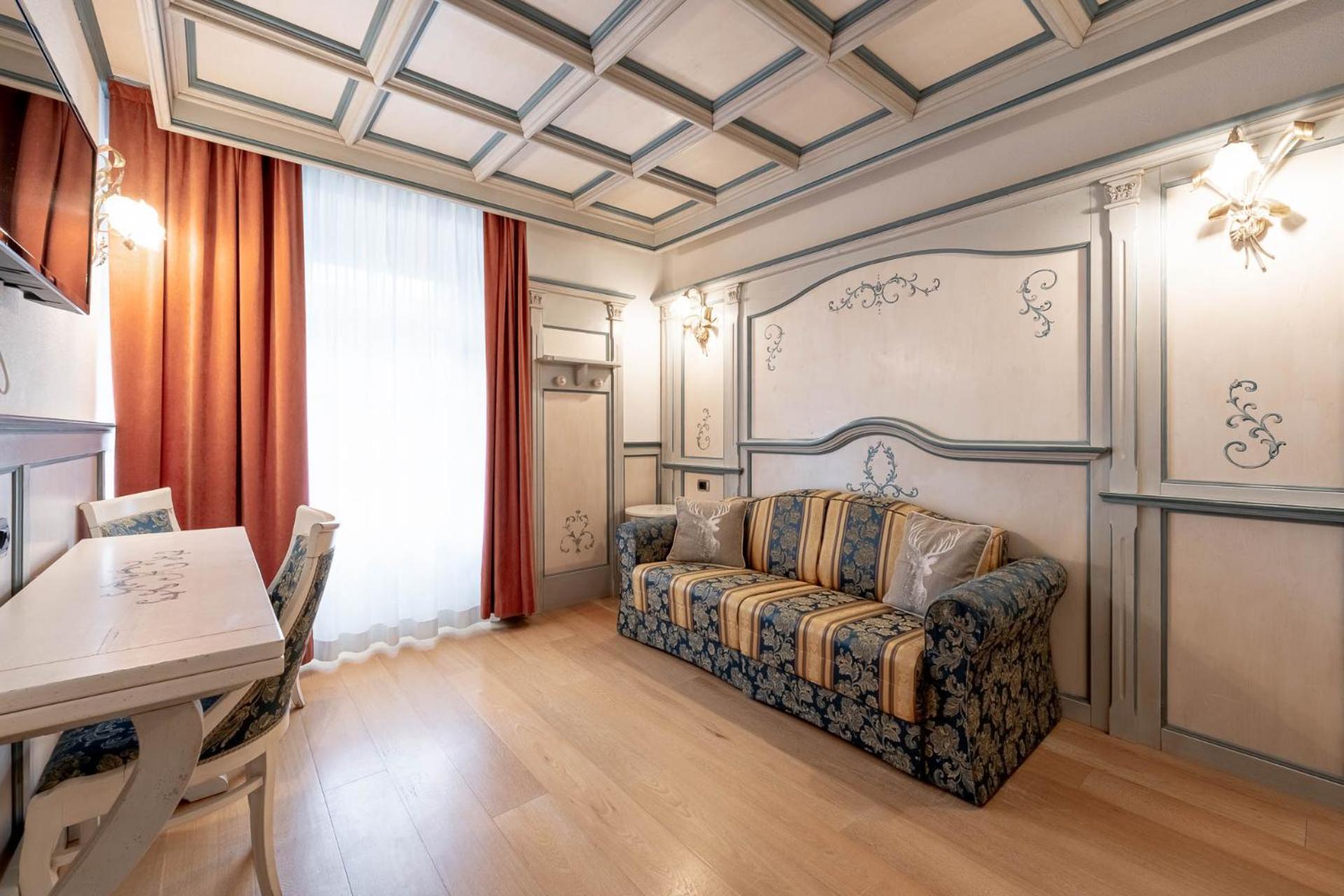 Hotel Dolomiti Schloss Каназей Екстериор снимка