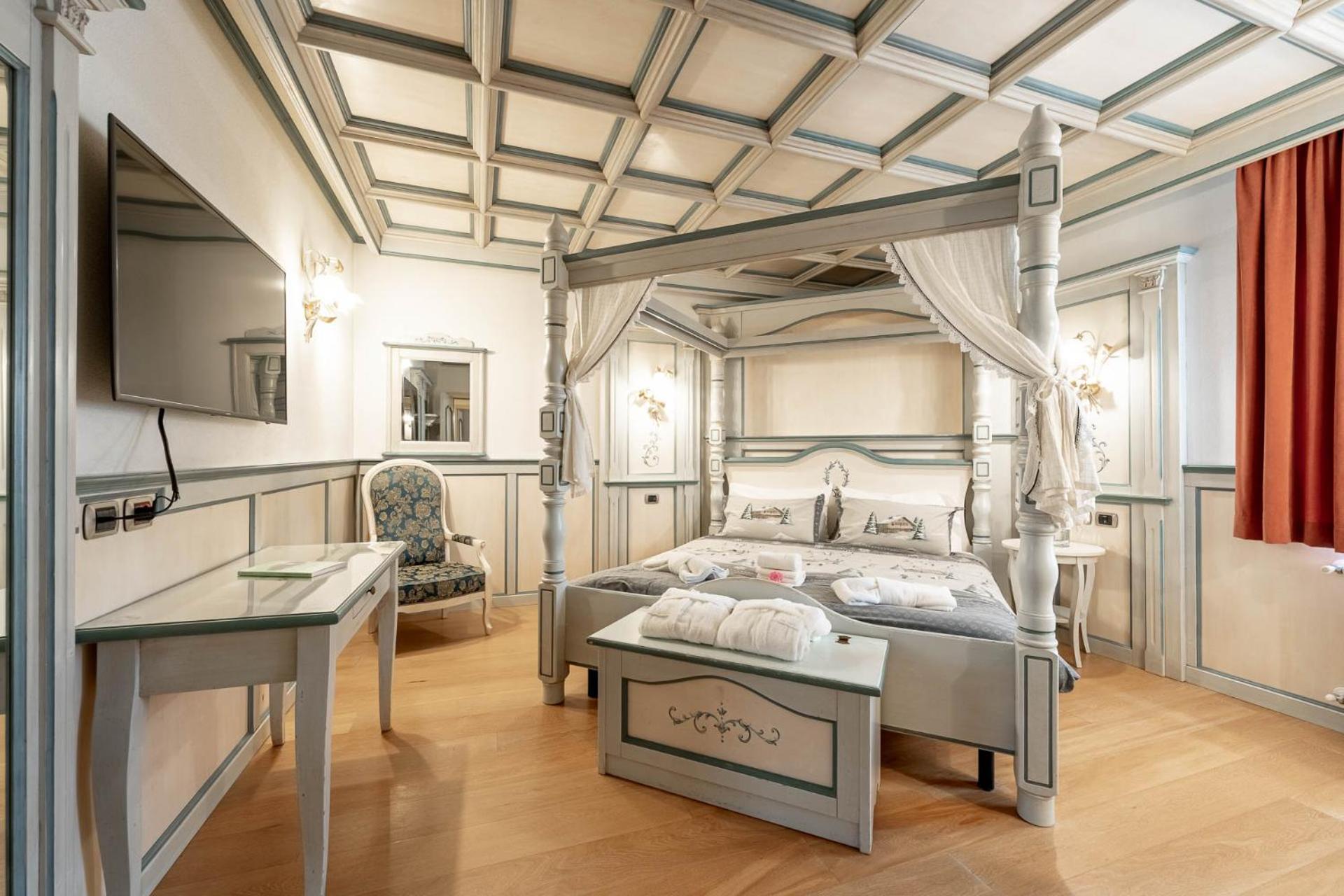 Hotel Dolomiti Schloss Каназей Екстериор снимка