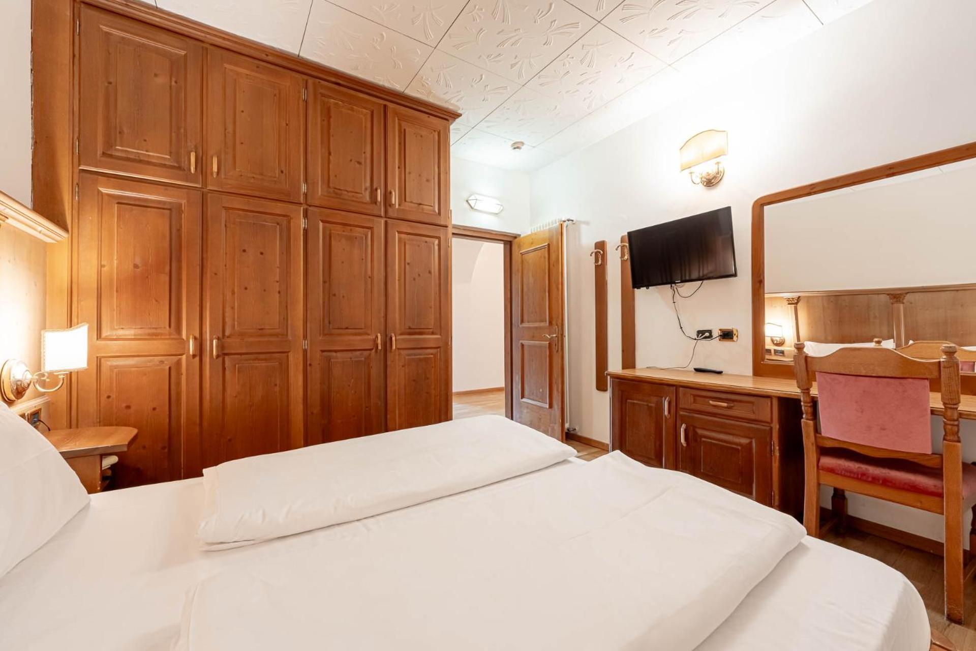 Hotel Dolomiti Schloss Каназей Екстериор снимка