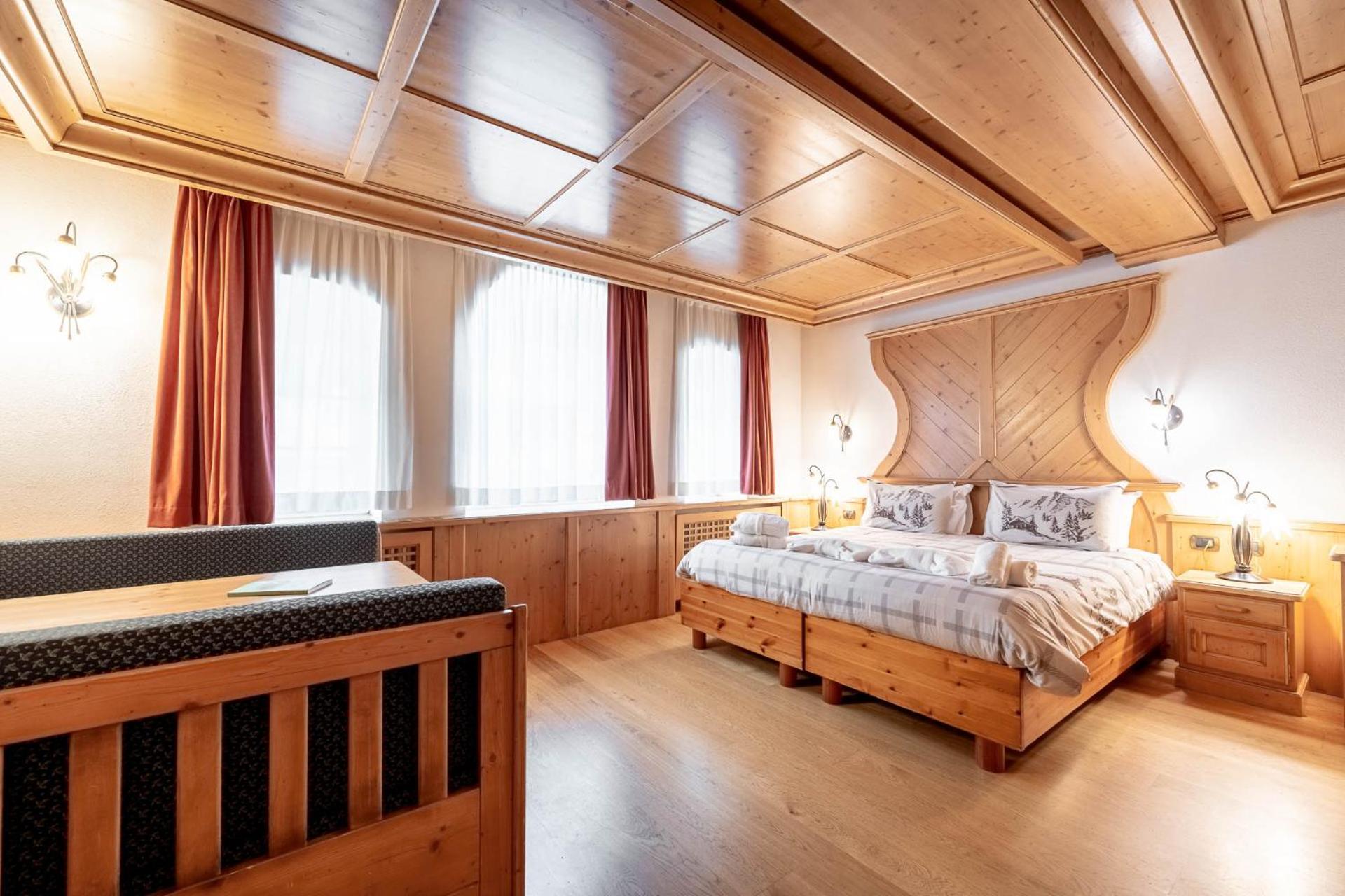 Hotel Dolomiti Schloss Каназей Екстериор снимка