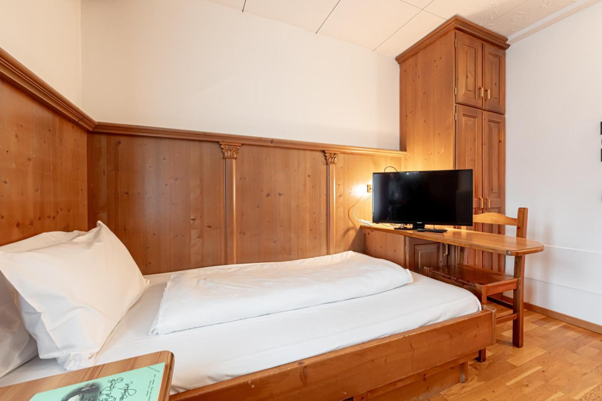 Hotel Dolomiti Schloss Каназей Екстериор снимка