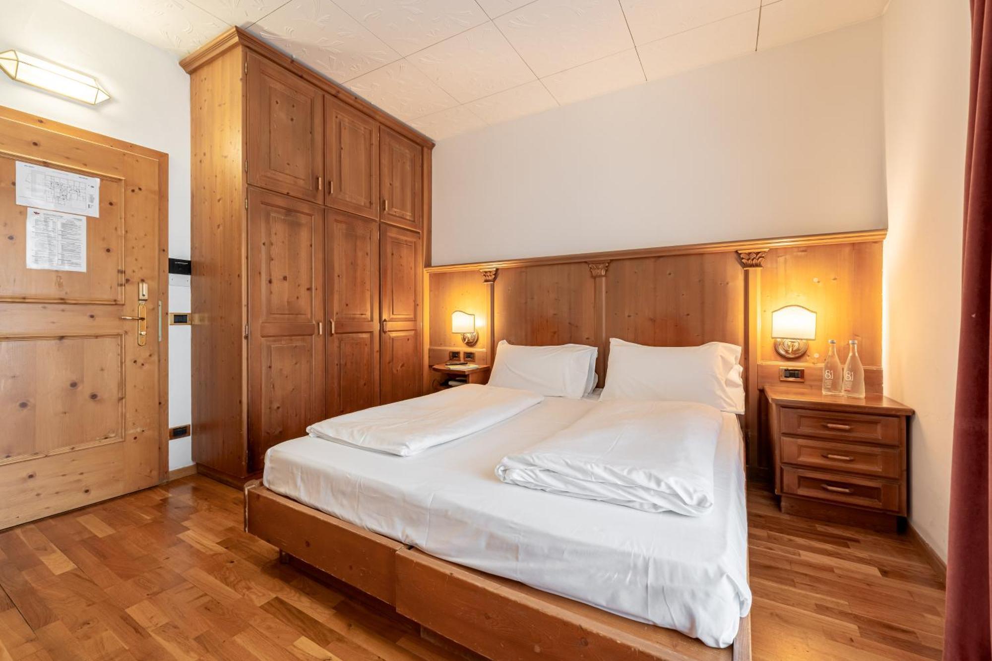 Hotel Dolomiti Schloss Каназей Екстериор снимка