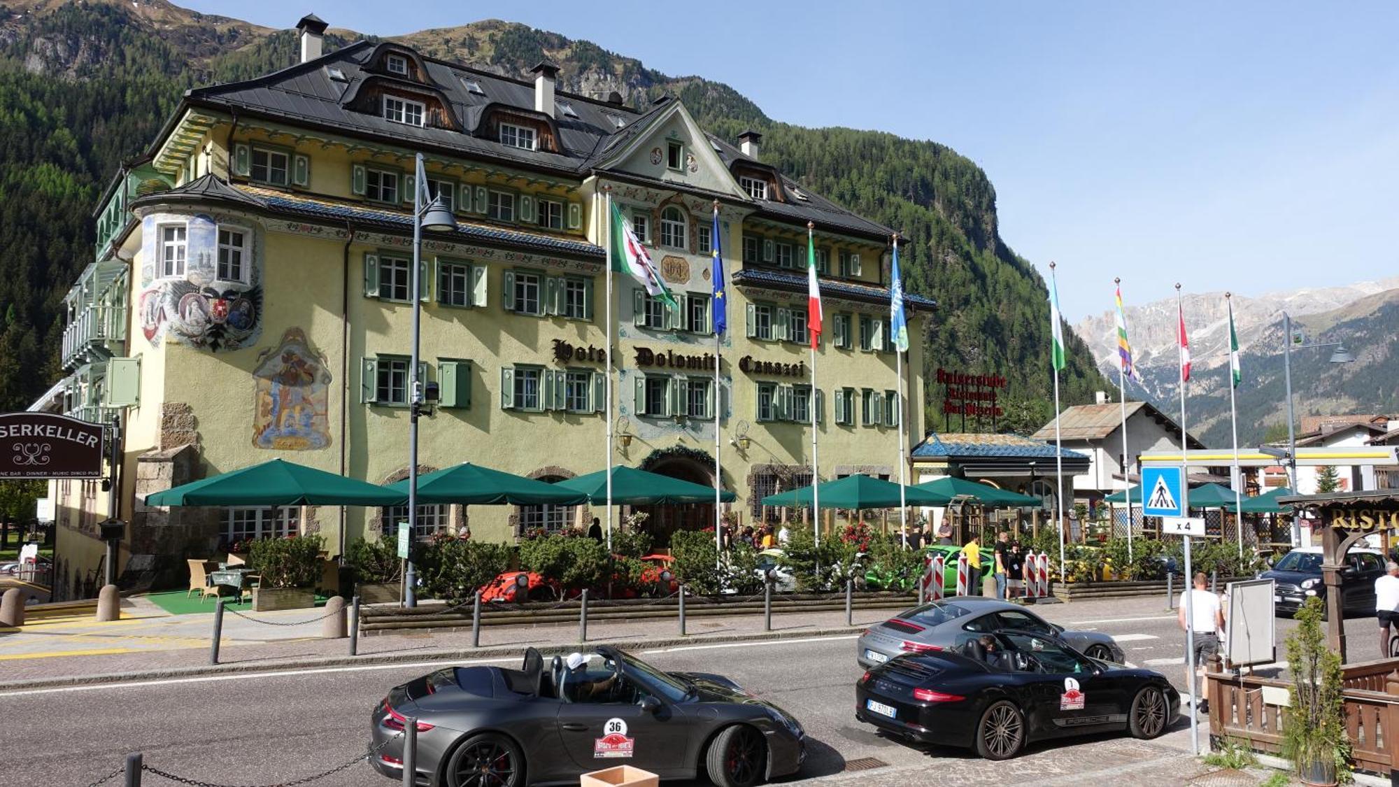Hotel Dolomiti Schloss Каназей Екстериор снимка