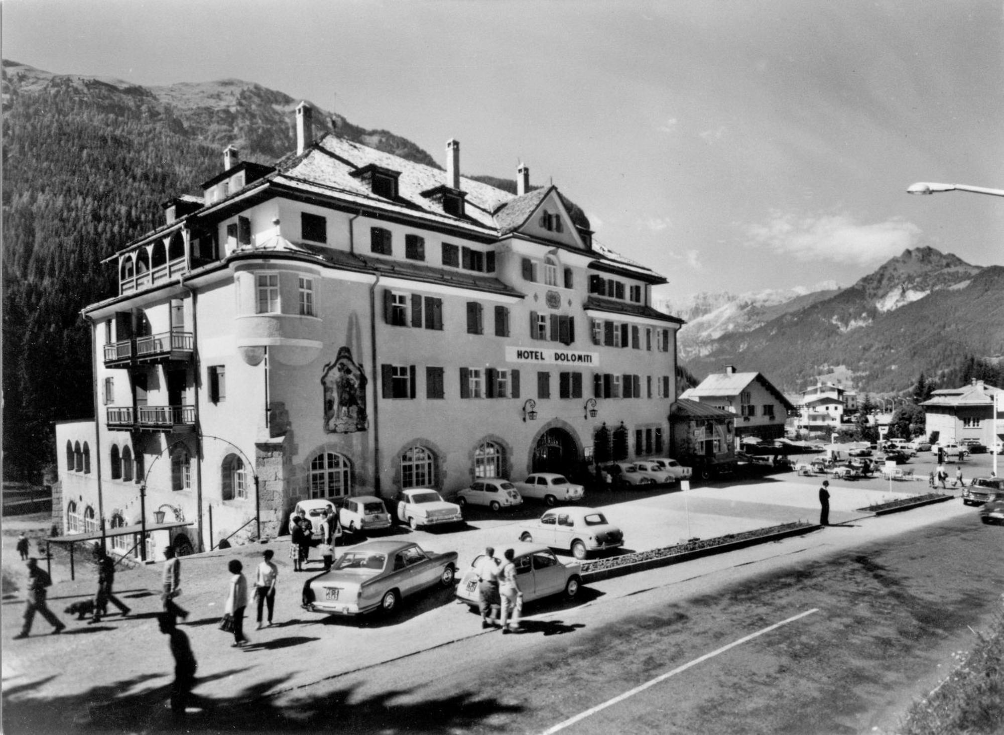 Hotel Dolomiti Schloss Каназей Екстериор снимка