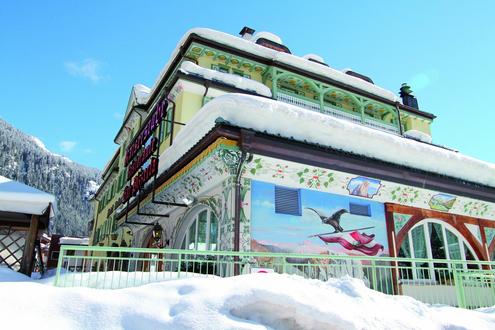 Hotel Dolomiti Schloss Каназей Екстериор снимка